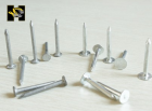 Flat head galvanized clout nail