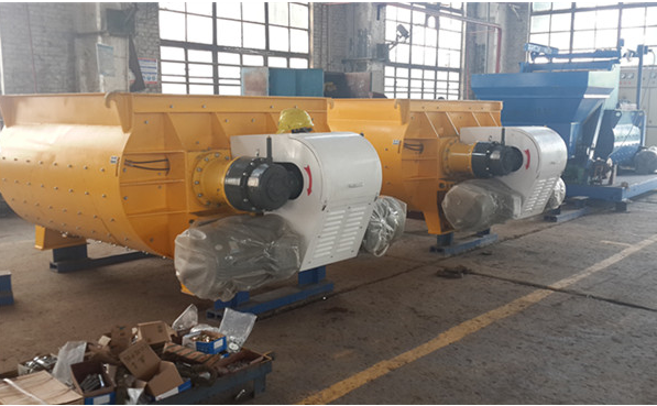 Double shaft concrete mixer