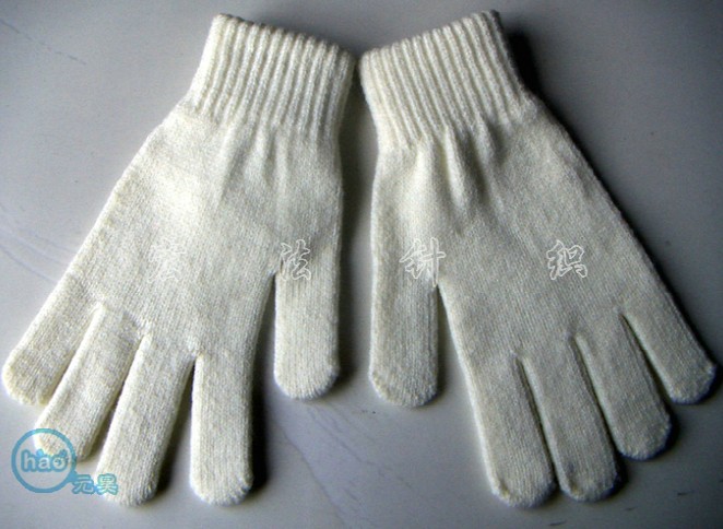 Knit gloves